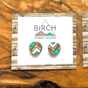 "Atlin" Two-toned round geometric studs - Mint Green & White